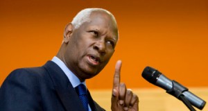 Francophonie/politique africaine : Hollande reçoit Abdou Diouf