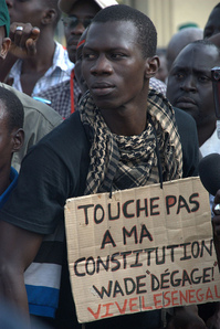 SENEGAL-WADE-DEGAGE-CONSTITUTION.jpg