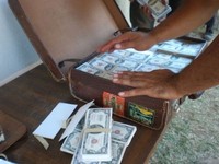 transfert-capitaux-argent-dollar.jpg