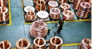 Métaux de base : les cours freinés  par la Fed et la Chine