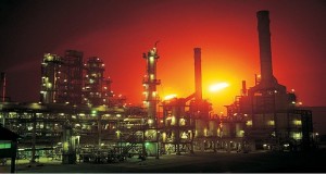 Le cours du pétrole s’envole à la faveur d’une baisse inattendue des réserves d’essence